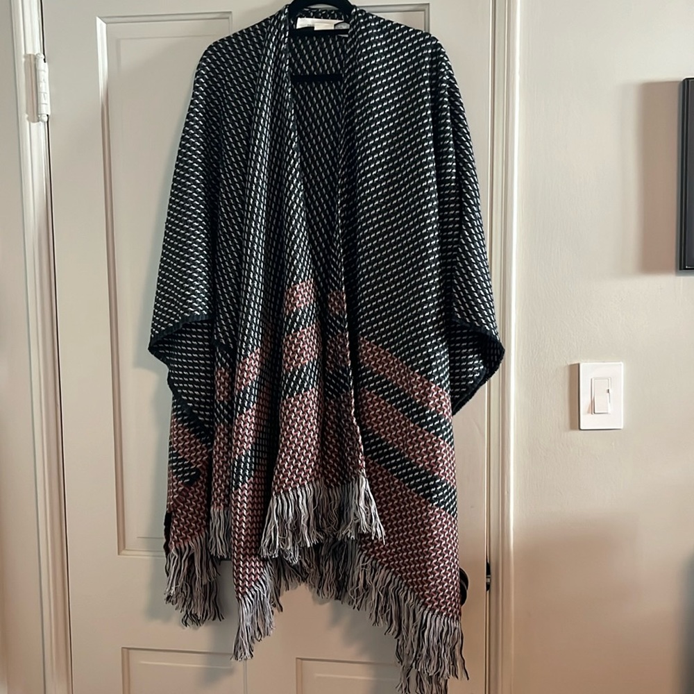Treasure & Bond Shawl